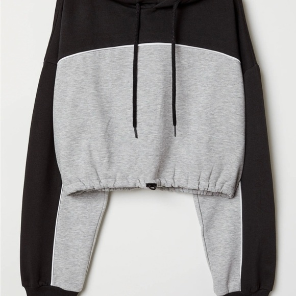 H&M Cropped Sweater - Picture 1 of 4